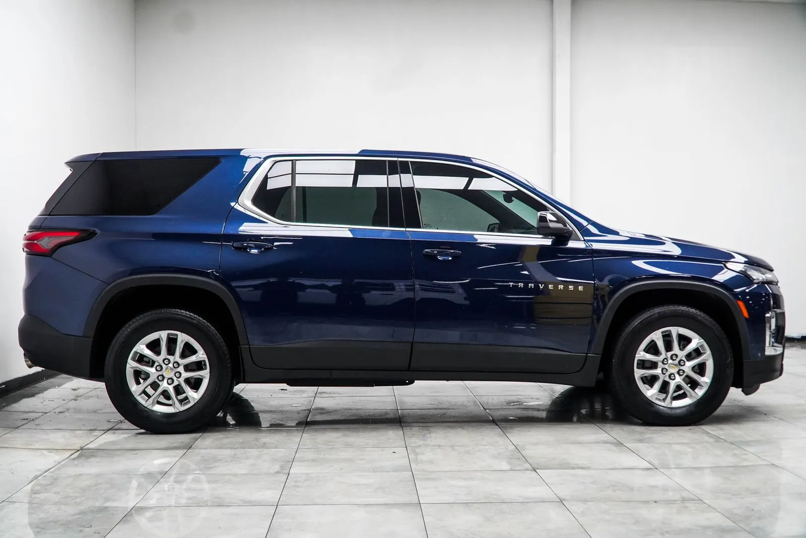 2023 Chevrolet Traverse LS, photo 5