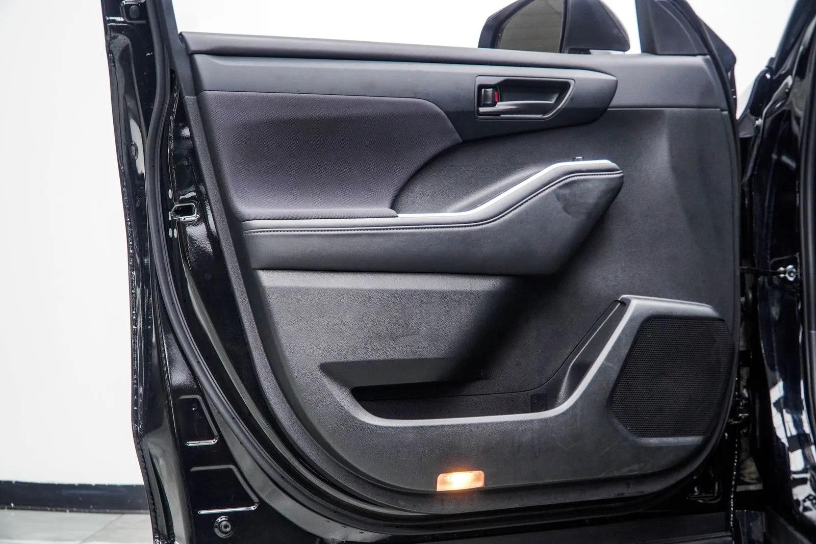 2025 Toyota Highlander LE, photo 28
