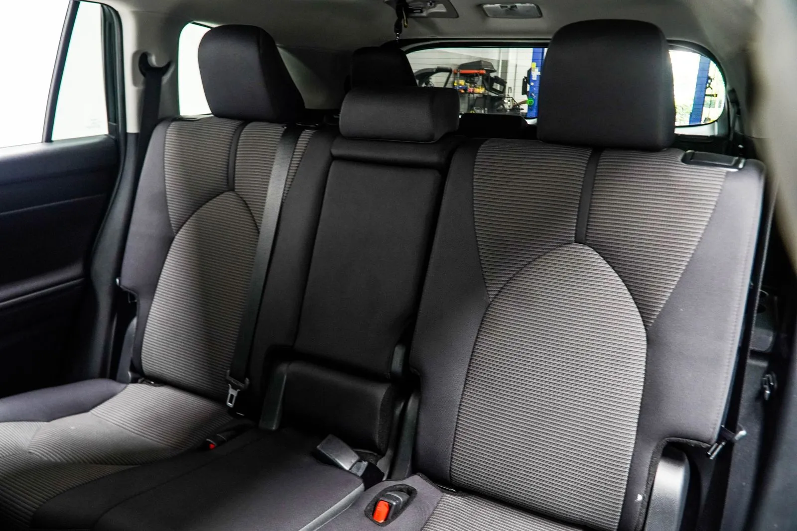 2025 Toyota Highlander LE, photo 33