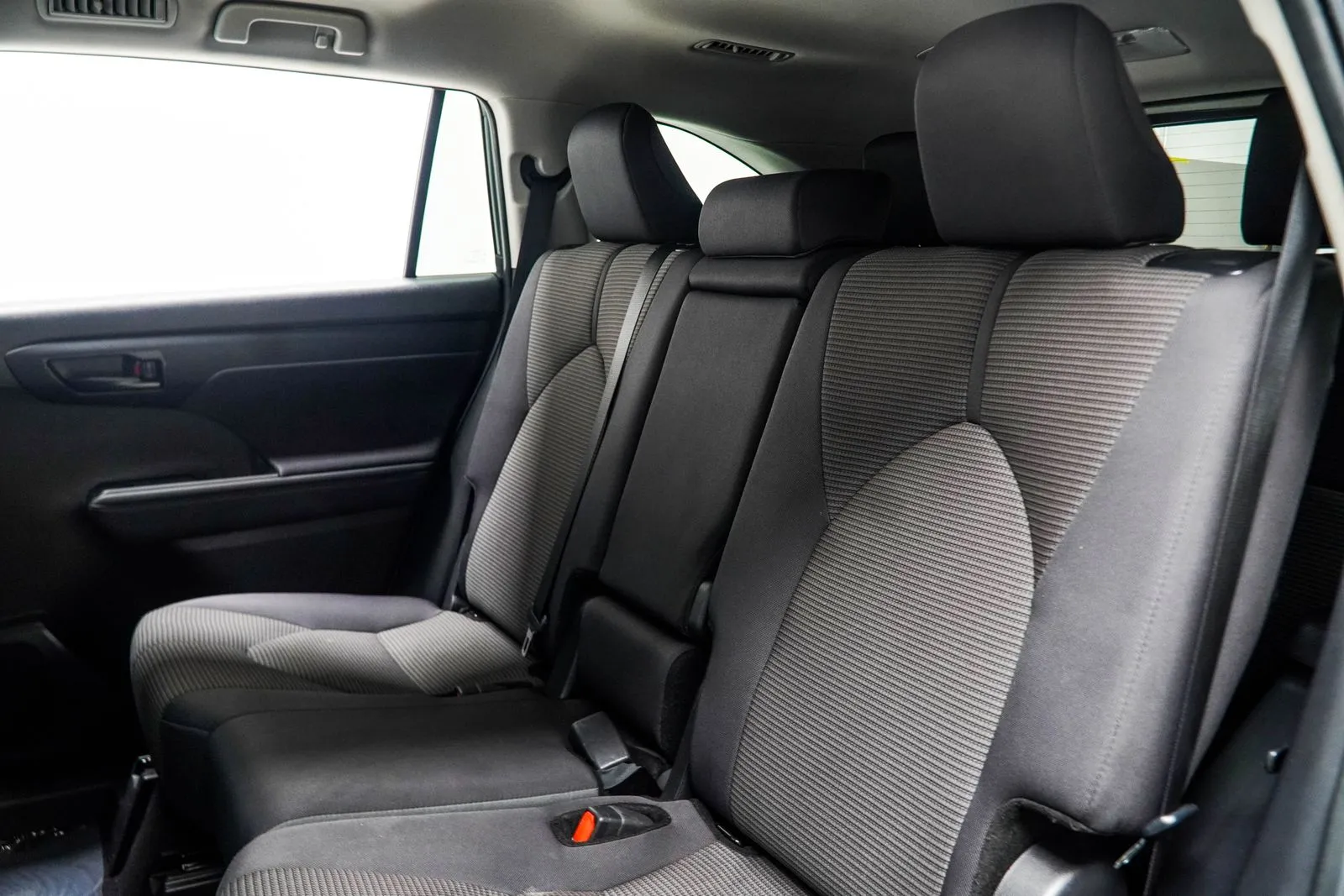 2025 Toyota Highlander LE, photo 34