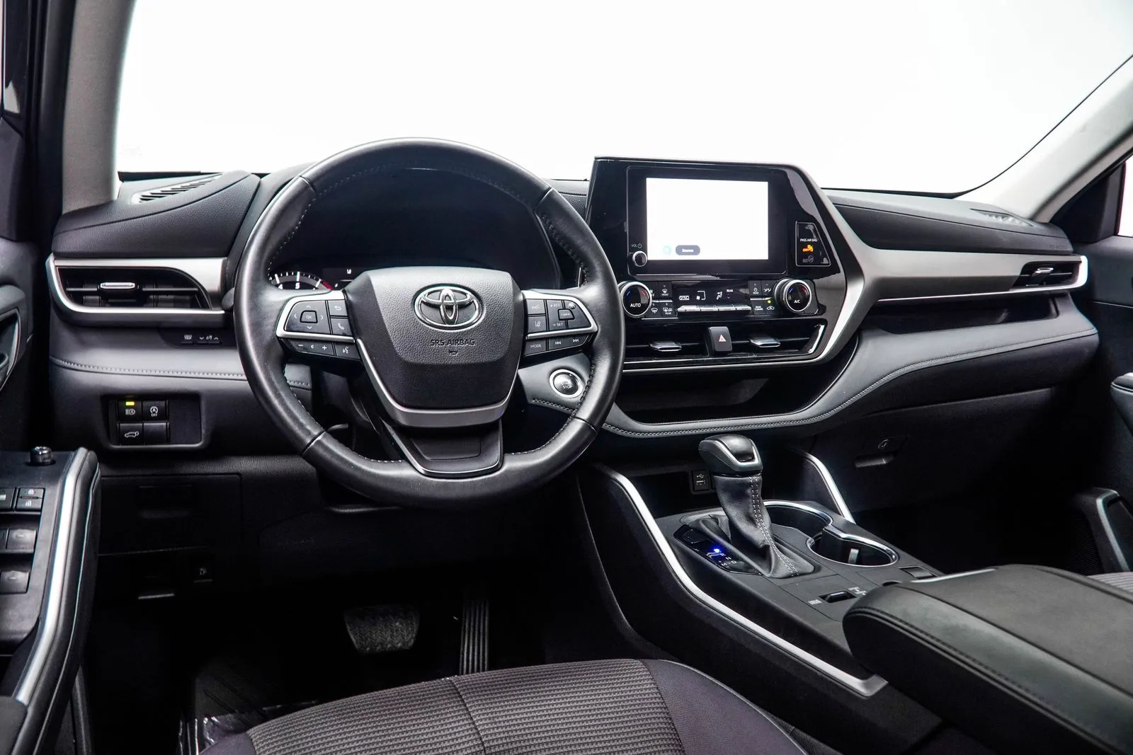2025 Toyota Highlander LE, photo 16