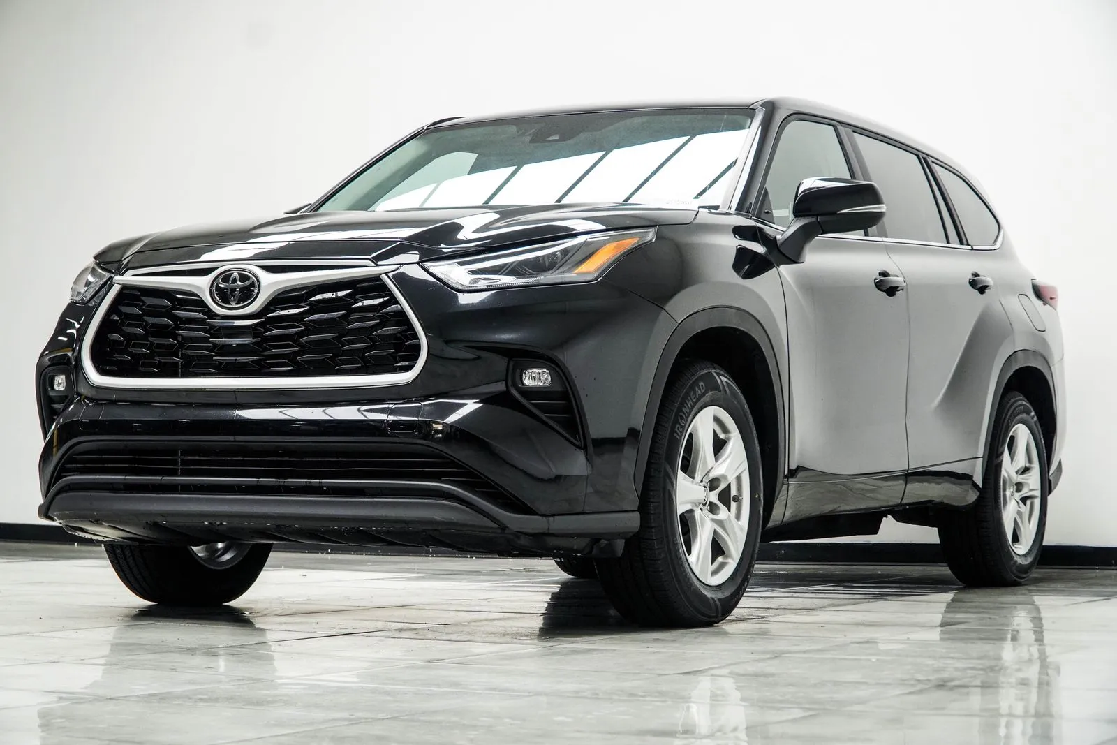 2025 Toyota Highlander LE, photo 8