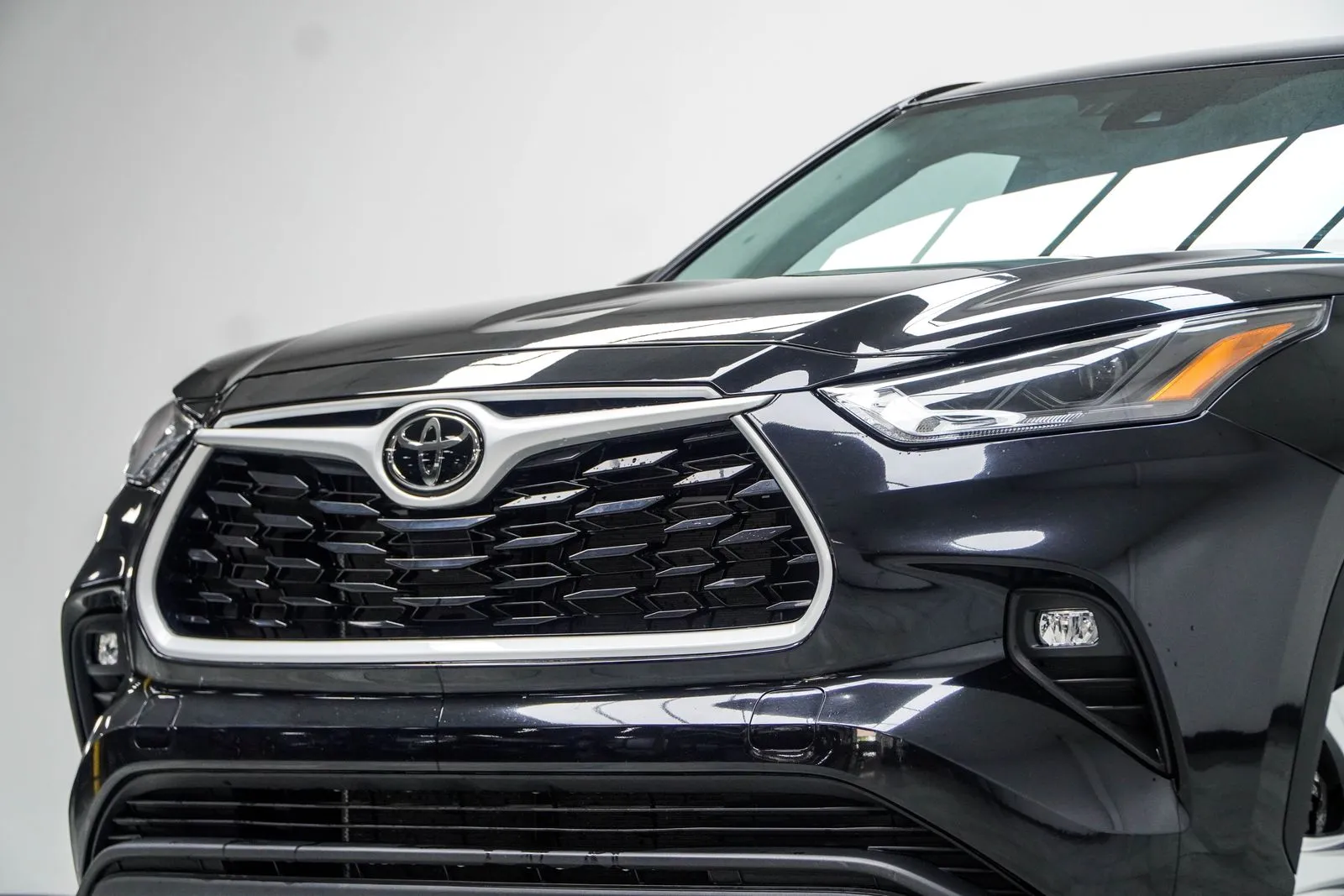 2025 Toyota Highlander LE, photo 1