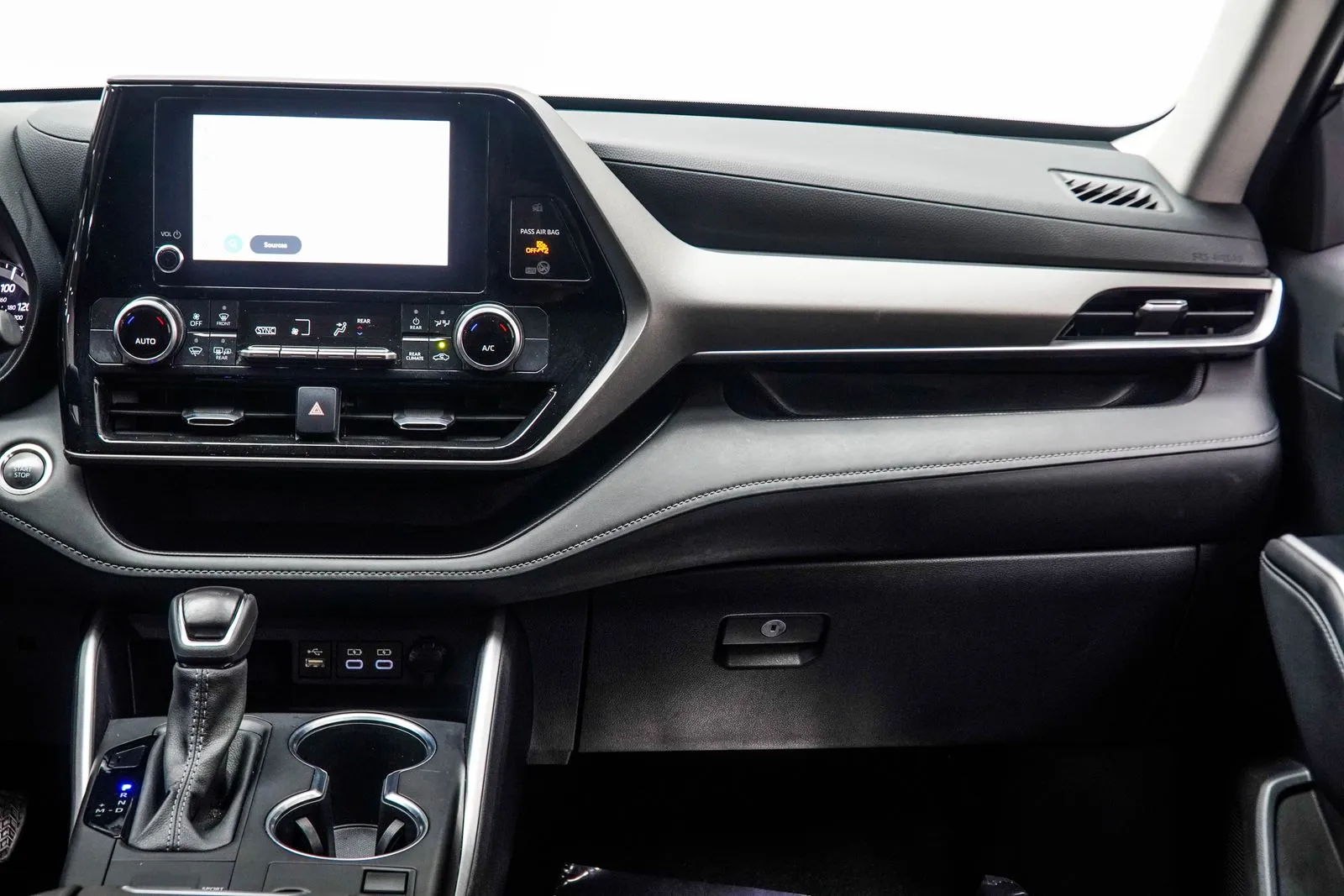 2025 Toyota Highlander LE, photo 18