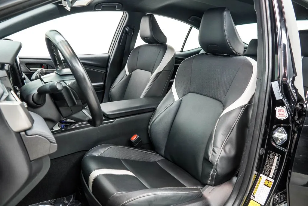 2025 Toyota Camry SE, photo 13