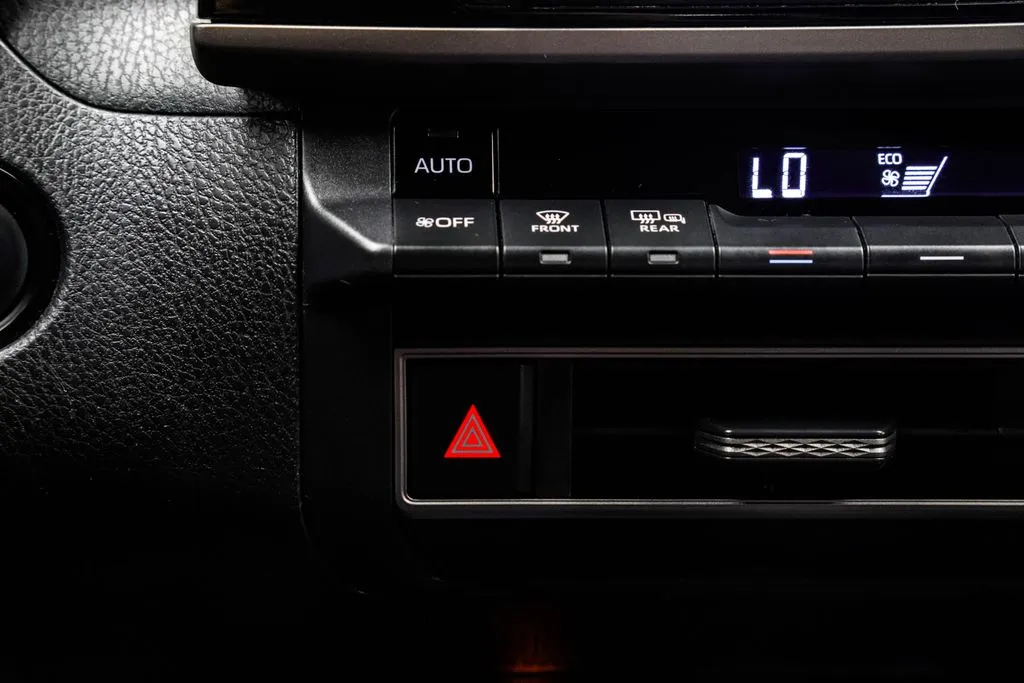 2025 Toyota Camry SE, photo 23
