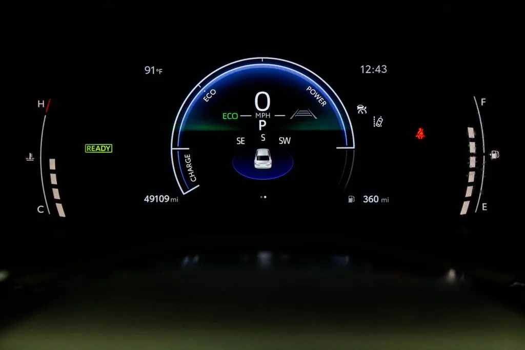 2025 Toyota Camry SE, photo 25