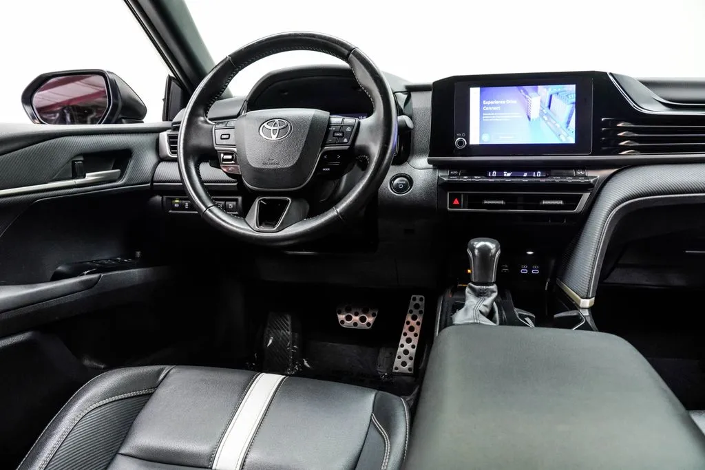 2025 Toyota Camry SE, photo 19