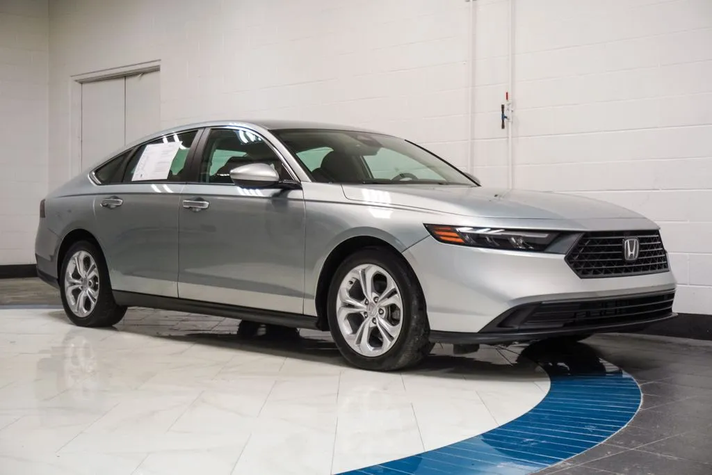 2024 Honda Accord LX, photo 2