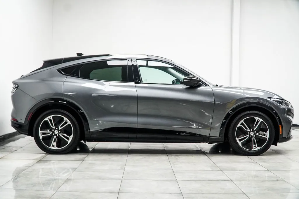 2023 Ford Mustang Mach-E Premium, photo 4