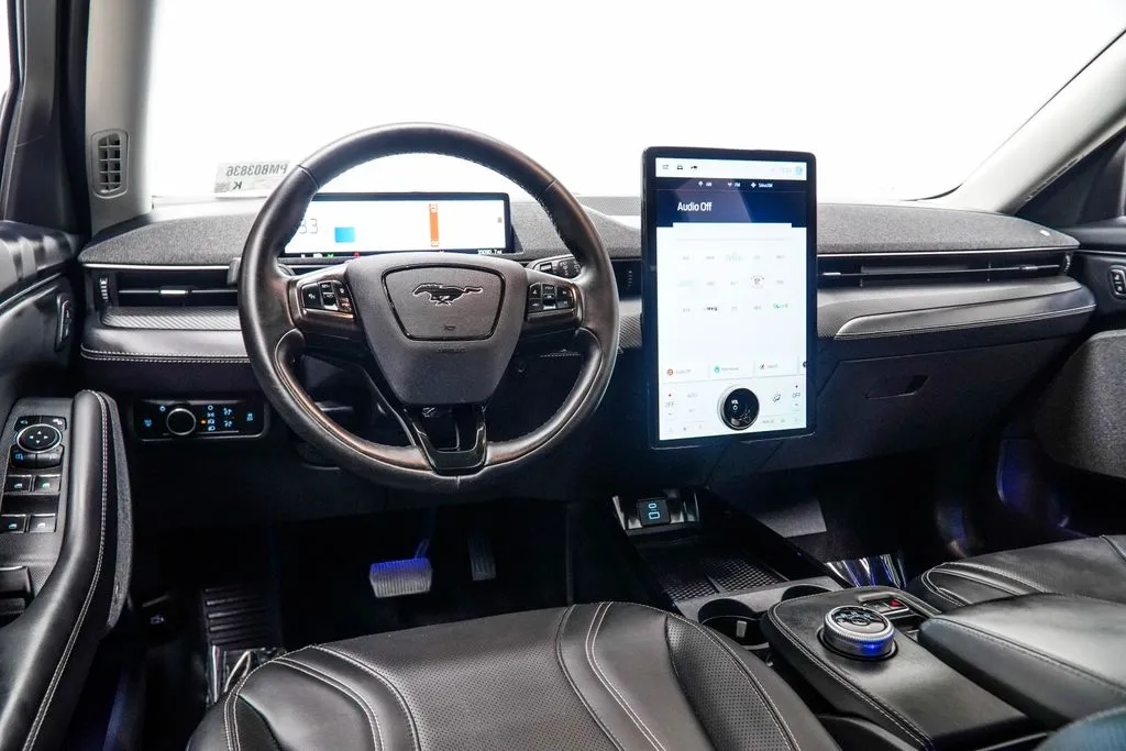 2023 Ford Mustang Mach-E Premium, photo 12