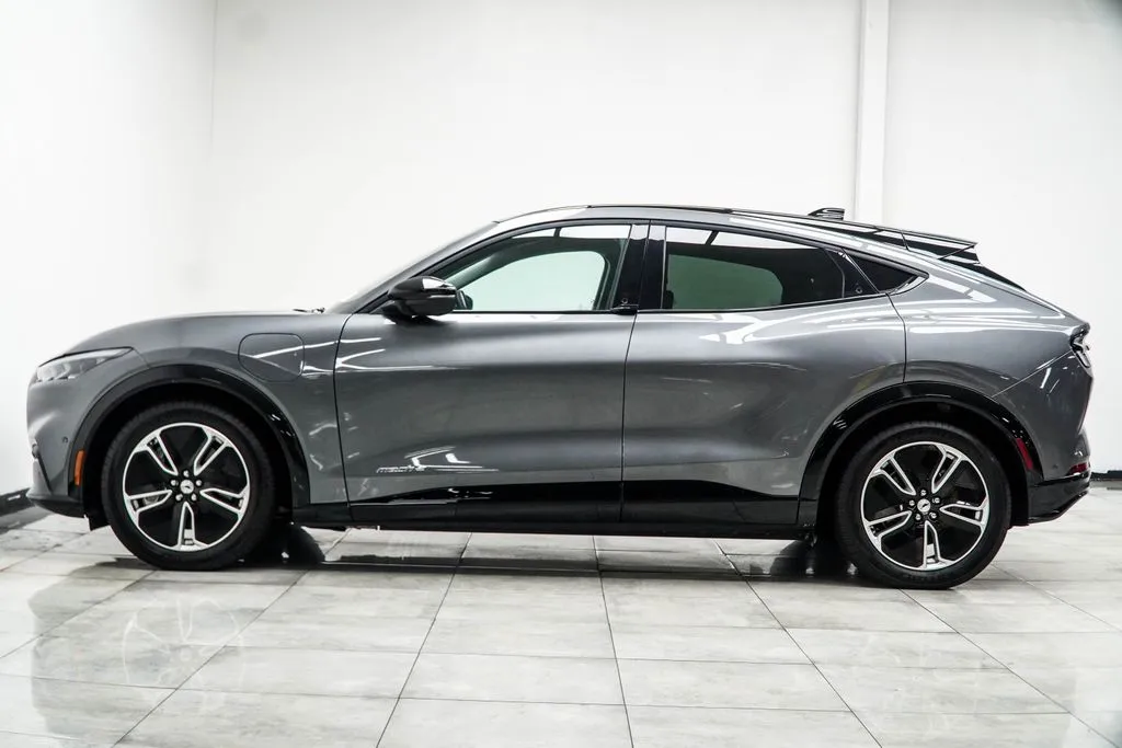 2023 Ford Mustang Mach-E Premium, photo 7