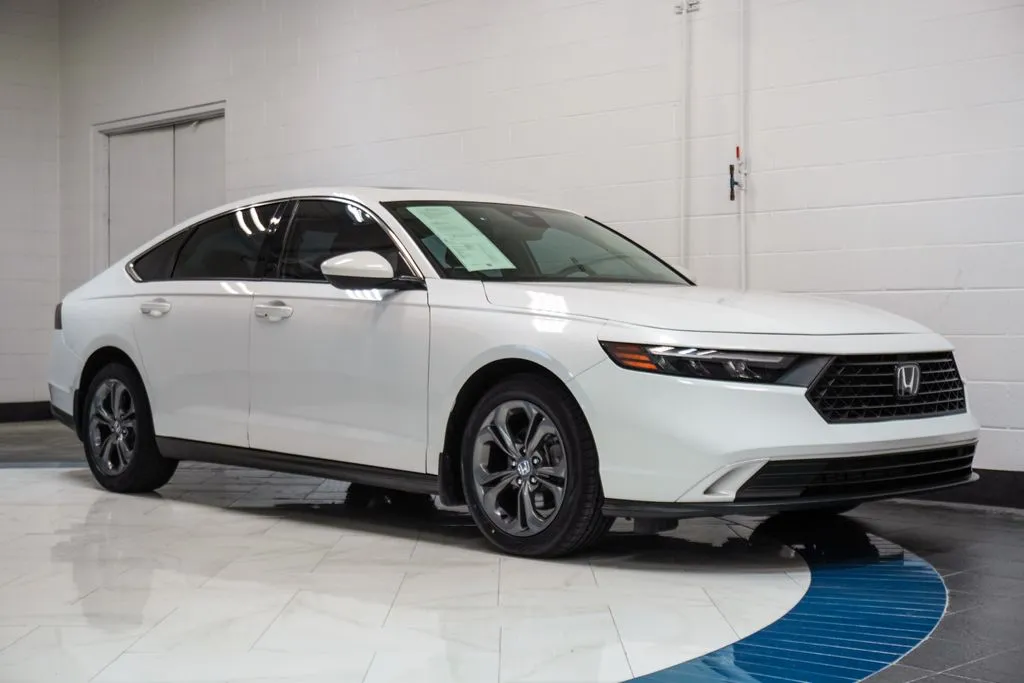 2023 Honda Accord EX, photo 2